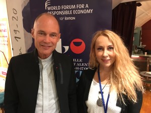 Bertrand Piccard, aux côté de Heidi Solba, la responsable monde du Wolrd Clean Up Day