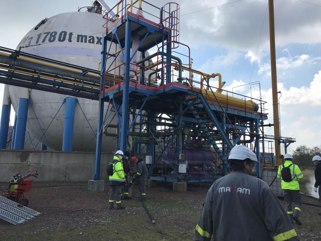 Sphère de 1066 tonnes d'ammoniac 
